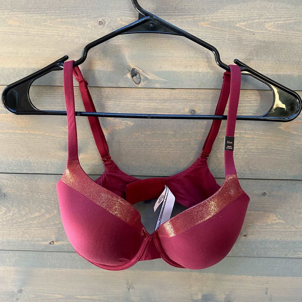 Victoria's Secret Body Red 32 DD Pushup Bra - Padded, Adjustable Strap, Glitter